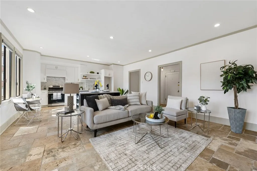 Additional image 3 of 315 W 3rd Street Unit 301, Long Beach, CA 90802