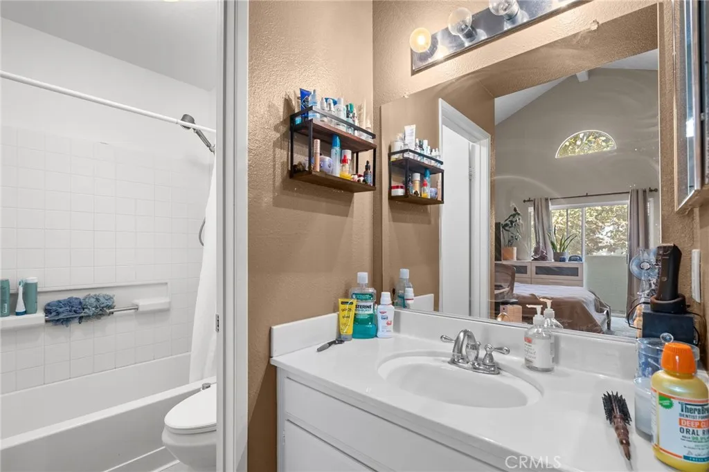 Additional image 12 of 24496 Valle Del Oro Unit 204, Newhall, CA 91321