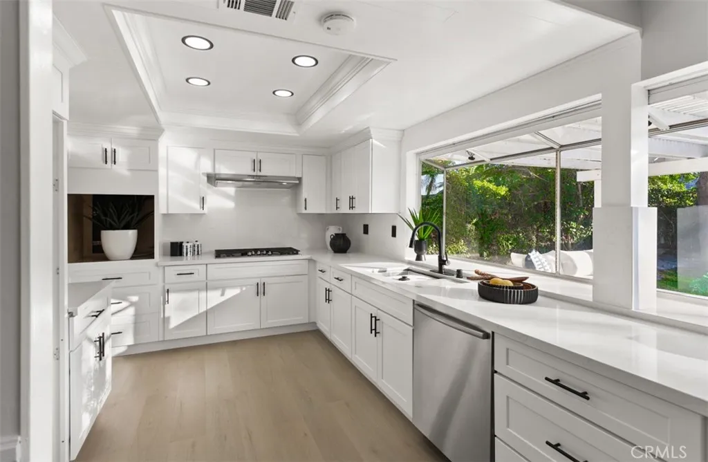 Additional image 13 of 9882 Kings Canyon Dr, Huntington Beach, CA 92646