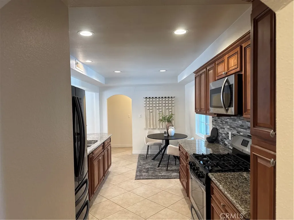Additional image 23 of 2437 Fordham Dr, Costa Mesa, CA 92626