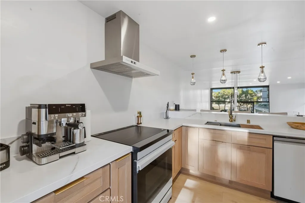 Additional image 13 of 8103 Marina Pacifica Dr N, Long Beach, CA 90803