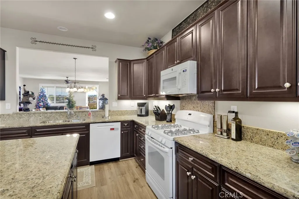 Additional image 73 of 10332 Darby Rd, Apple Valley, CA 92308