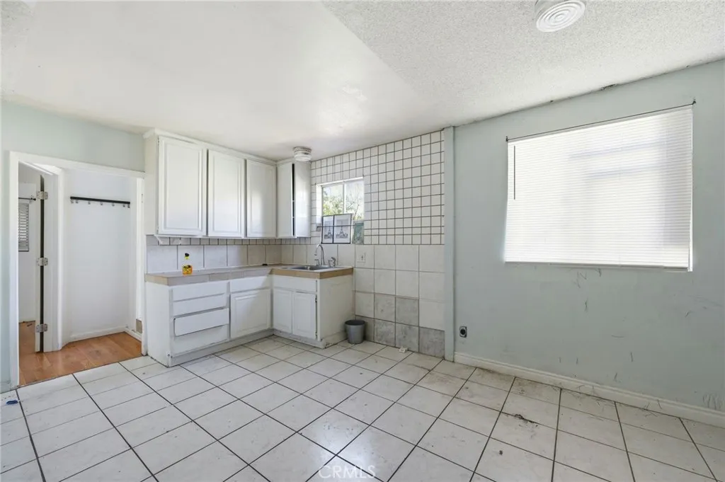 Additional image 20 of 1128 7th St, San Fernando, CA 91340