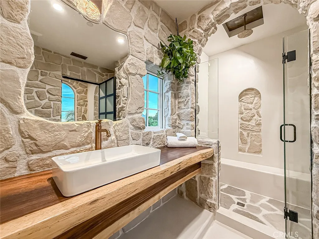 Additional image 121 of 33239 Mulholland Highway, Malibu, CA 90265