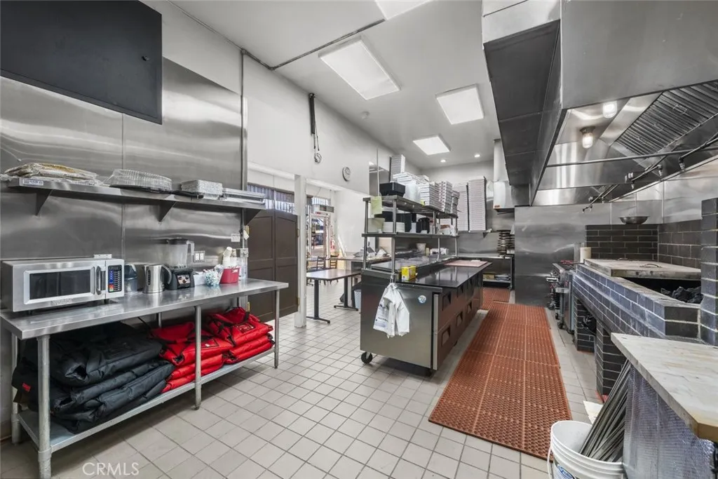 Additional image 84 of 12061 Strathern Street, North Hollywood, CA 91605