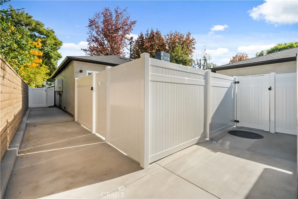 Additional image 115 of 6935 Jellico Avenue, Lake Balboa, CA 91406