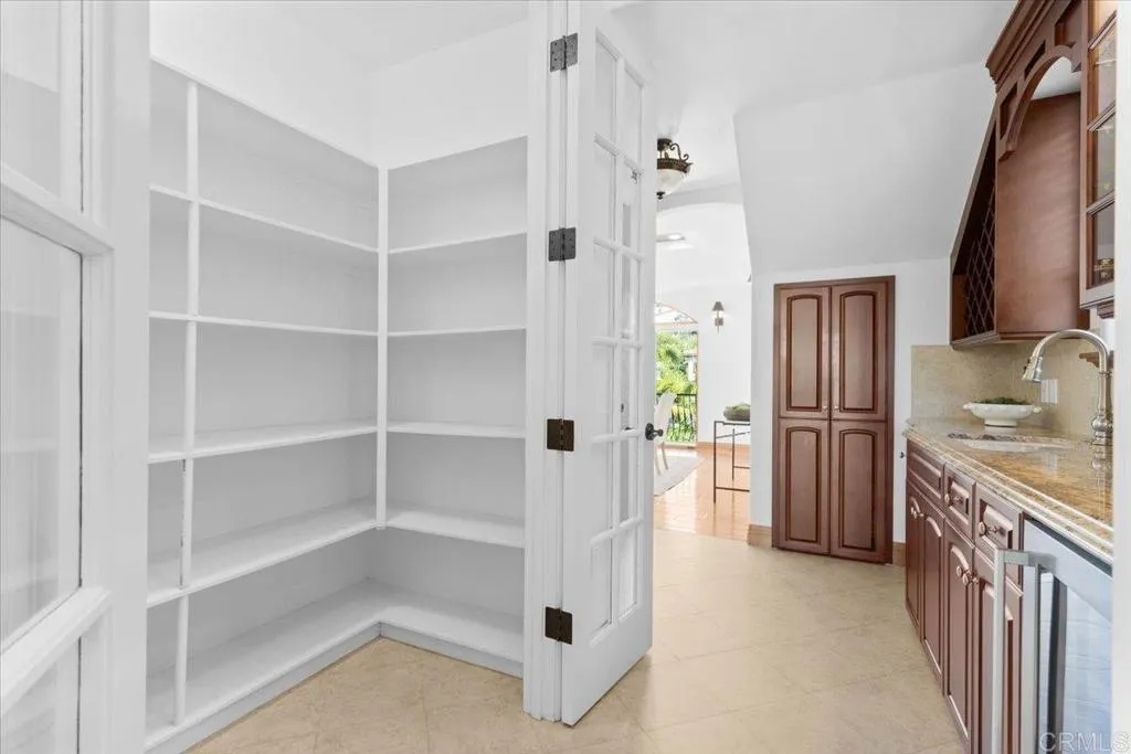 Additional image 99 of 1045 Van Nuys Street, San Diego, CA 92109