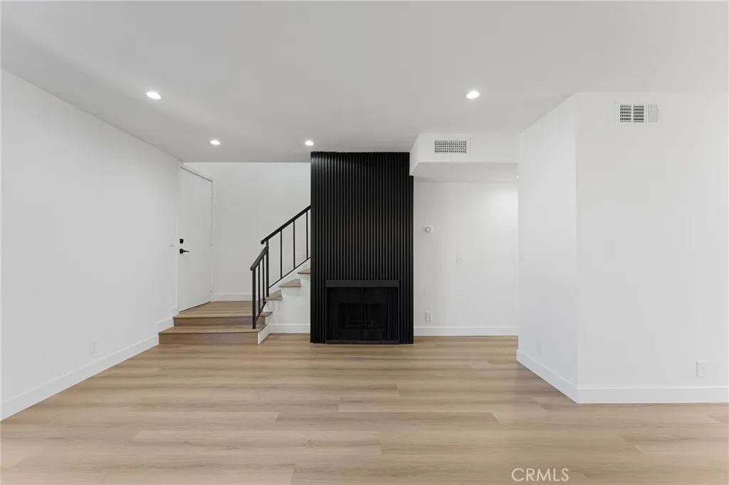 Additional image 25 of 10219 Pinewood Unit 2, Tujunga, CA 91042