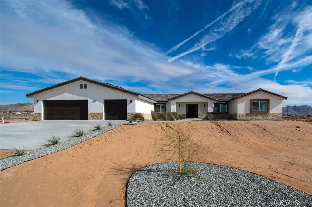 Additional image 48 of 16925 Nanticoke, Apple Valley, CA 92307