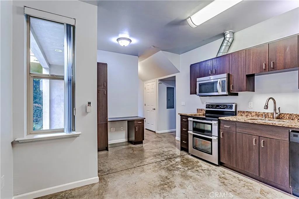 Additional image 16 of 1759 Fulton St, Fresno, CA 93721