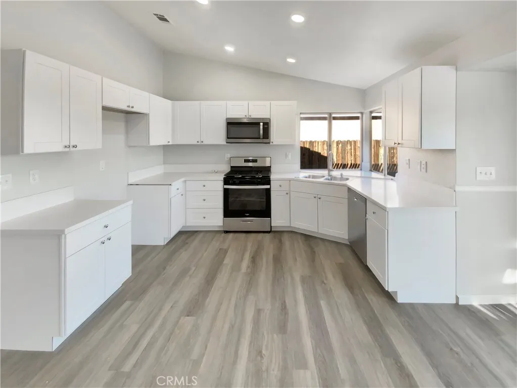 Additional image 43 of 13197 Snowview Road, Victorville, CA 92392