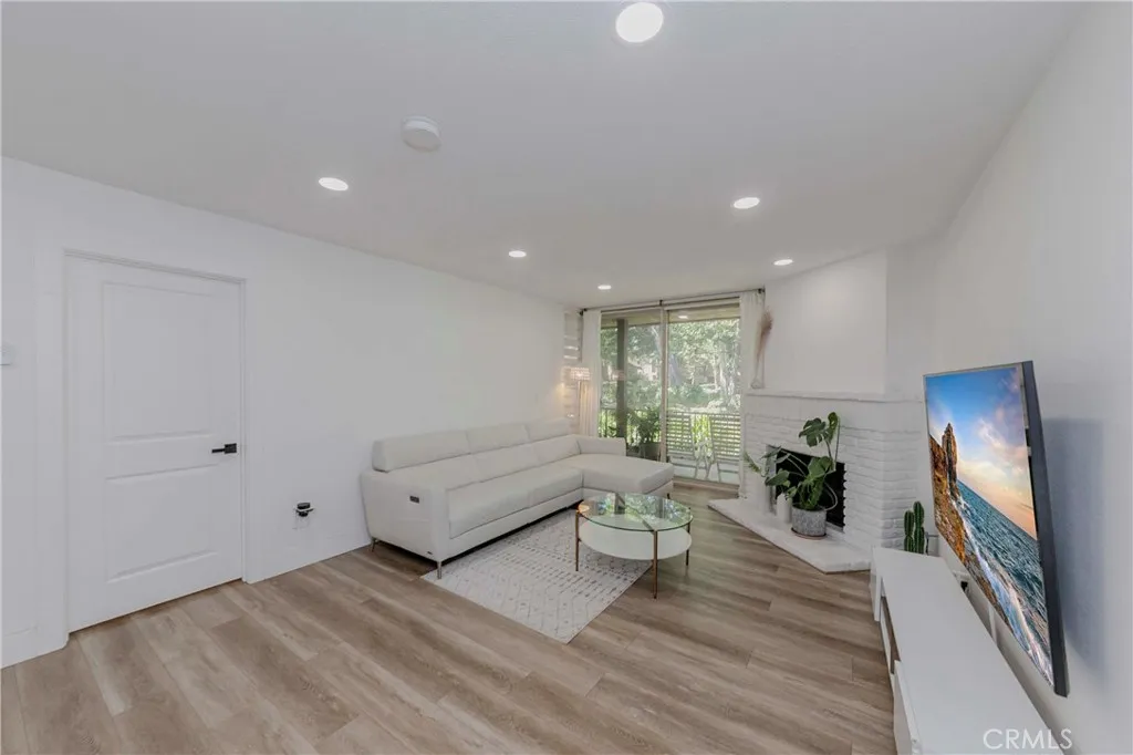 Additional image 6 of 16911 Eastlake LN Unit 88, Huntington Beach, CA 92647