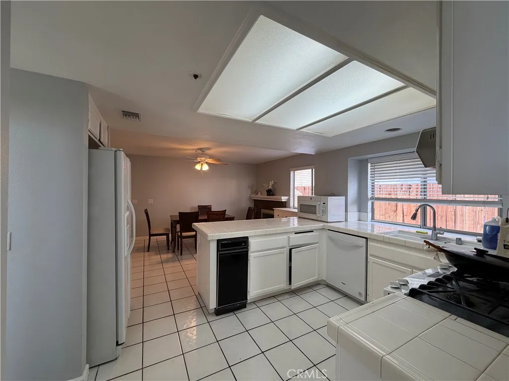 Additional image 8 of 14932 Dandelion Court, Fontana, CA 92336