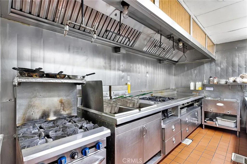 Additional image 59 of 14096 Green Tree Boulevard, Victorville, CA 92395