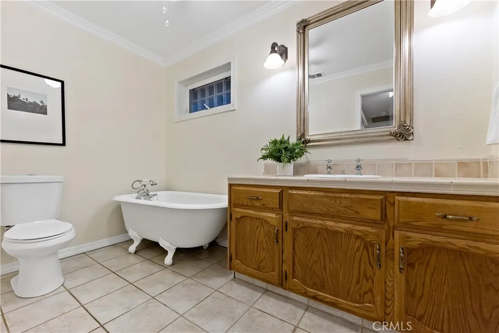 Additional image 42 of 304 E Omaha Avenue, Fresno, CA 93720