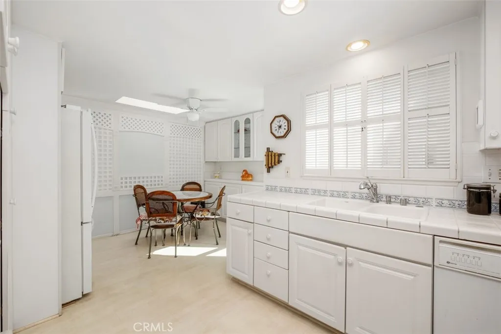 Additional image 9 of 2388 W Via Mariposa Unit 3E, Laguna Woods, CA 92637