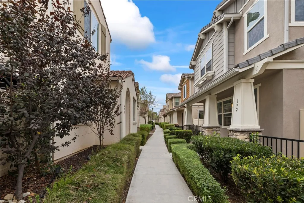 Additional image 23 of 692 S Brampton Ave, Rialto, CA 92376