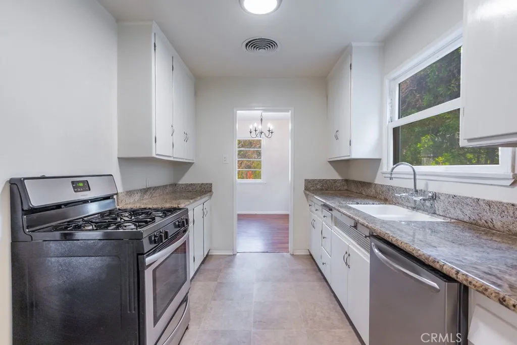 Additional image 117 of 12500 Martha St, Valley Village, CA 91607