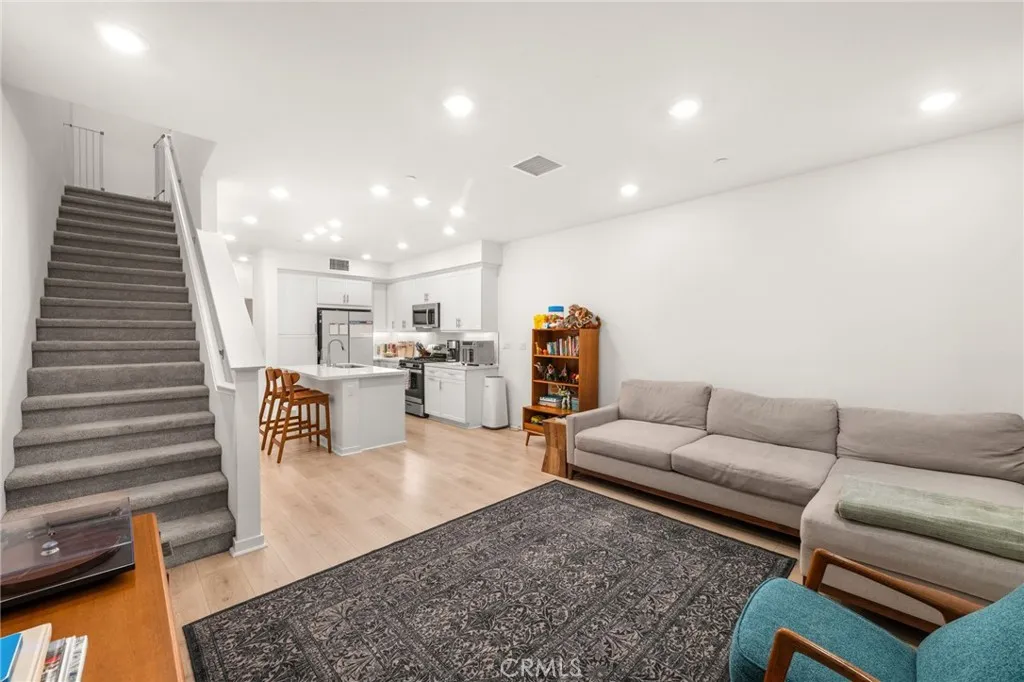 Additional image 6 of 16428 Whittier Blvd #6, Whittier, CA 90603