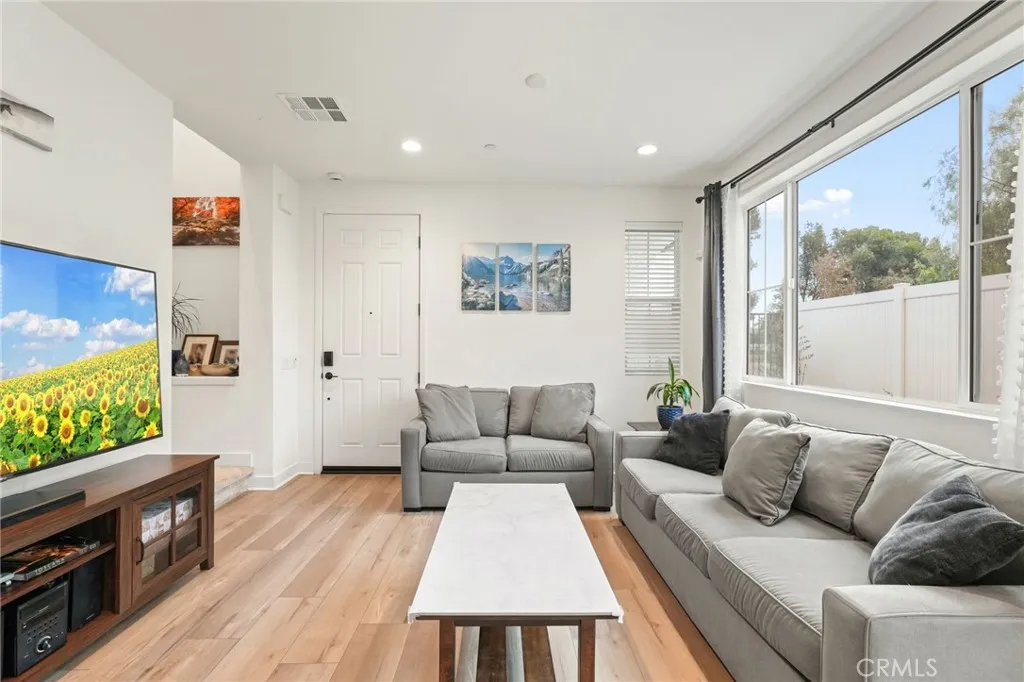 Additional image 10 of 1740 Heywood St #B, Simi Valley, CA 93065