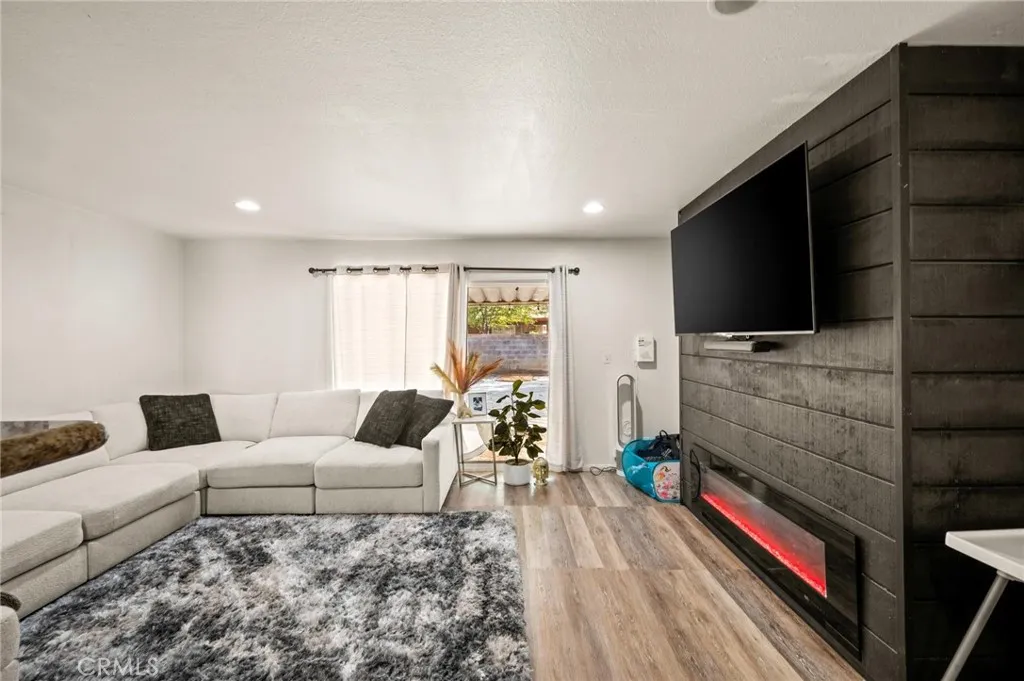 Additional image 3 of 43826 Beech Avenue, Lancaster, CA 93534