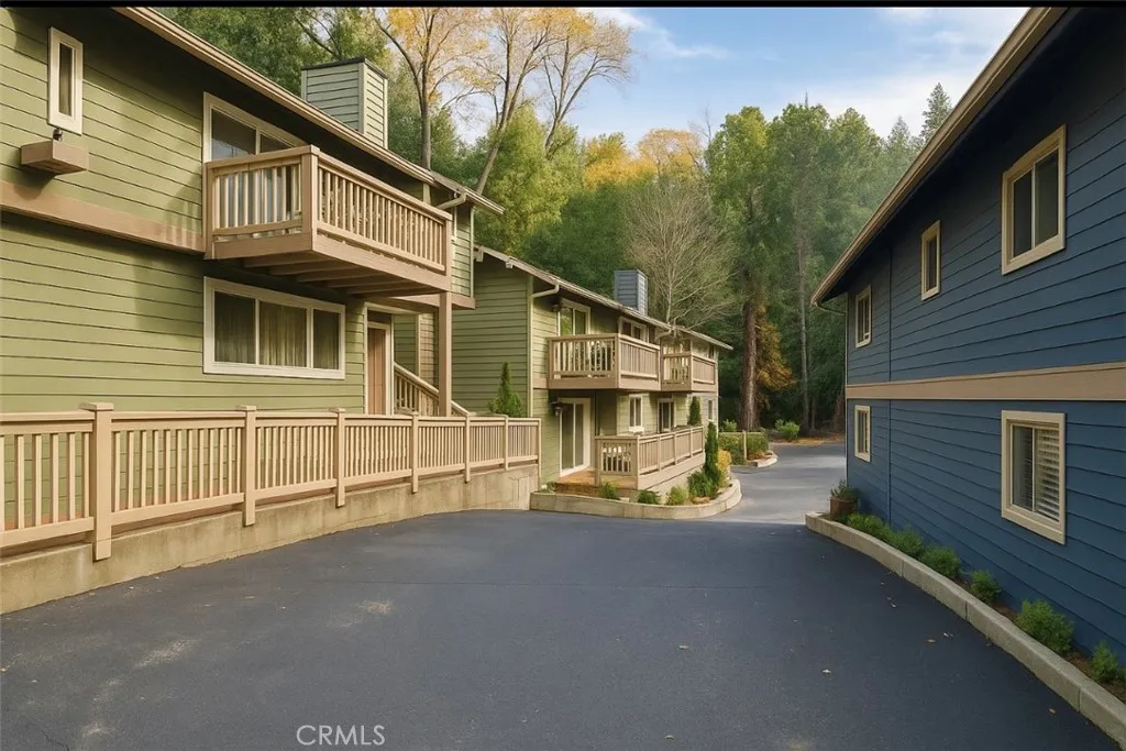 Additional image 2 of 313 Canyon Crest Ln, Lake Arrowhead, CA 92352