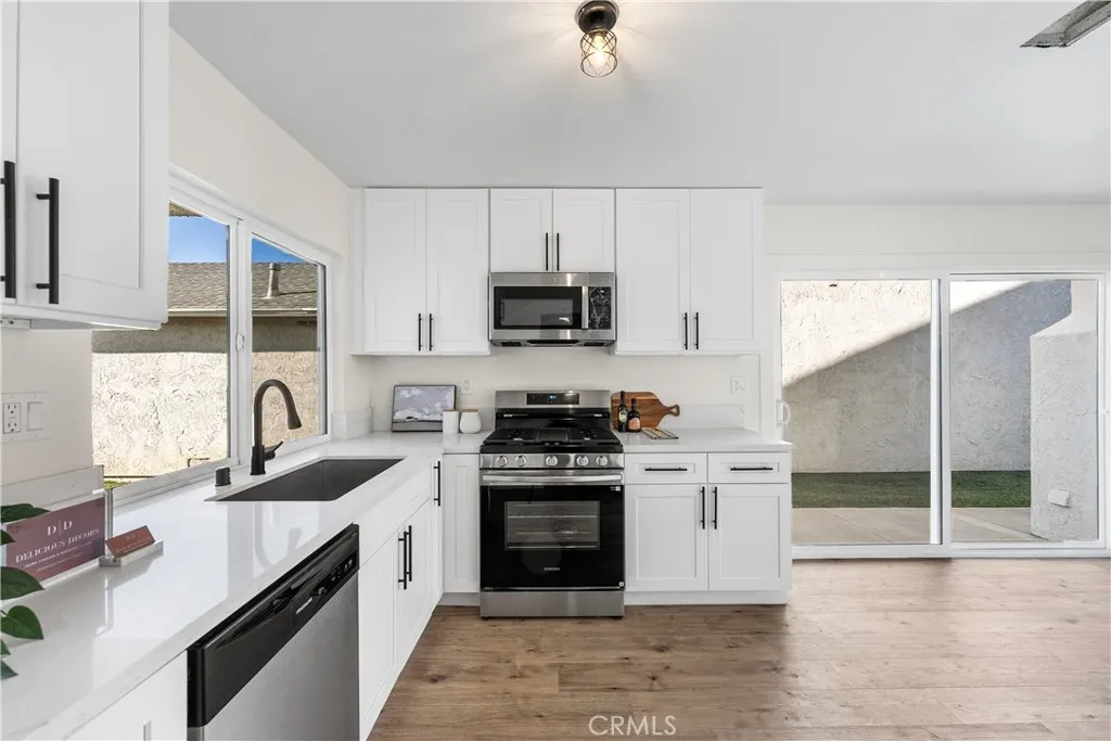 Additional image 77 of 22015 Romar Street, Chatsworth, CA 91311