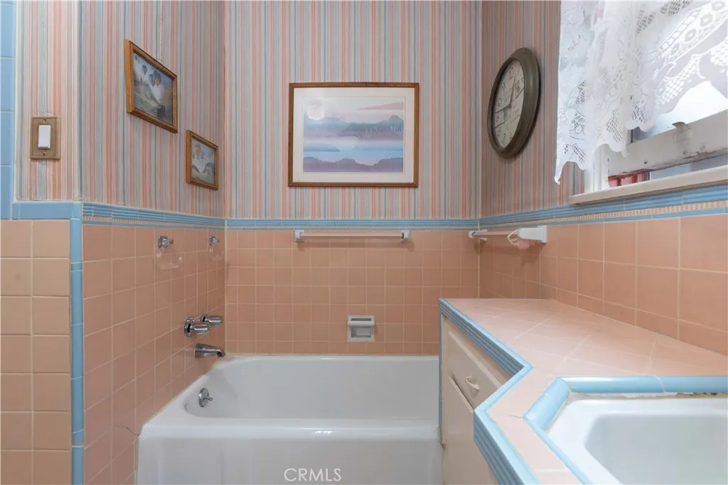 Additional image 84 of 2040 W 82nd Street, Los Angeles, CA 90047