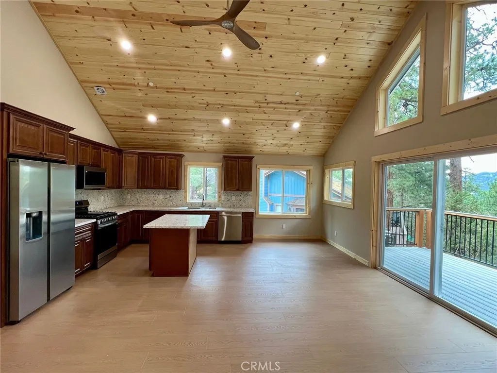 Additional image 30 of 810 Villa Grove Avenue, Big Bear City, CA 92314