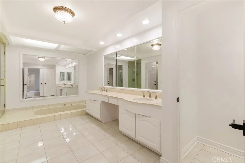 Additional image 21 of 19371 Woodlands Ln, Huntington Beach, CA 92648