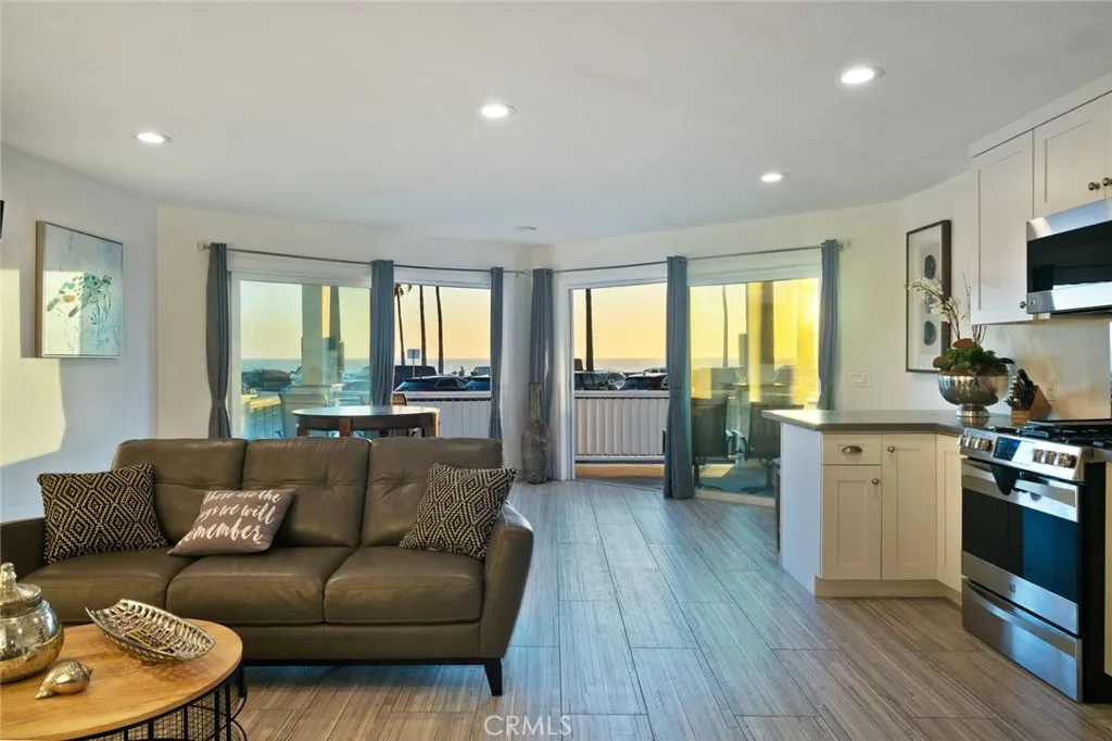 Additional image 75 of 2212 W Oceanfront, Newport Beach, CA 92663