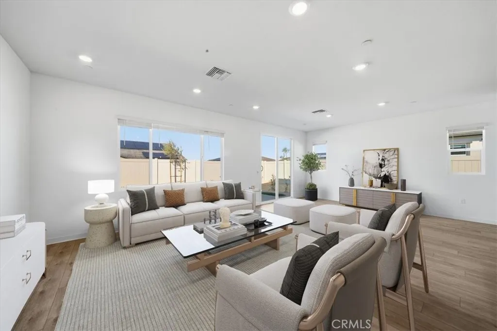 Additional image 7 of 3211 E Avenue J-4, Lancaster, CA 93535