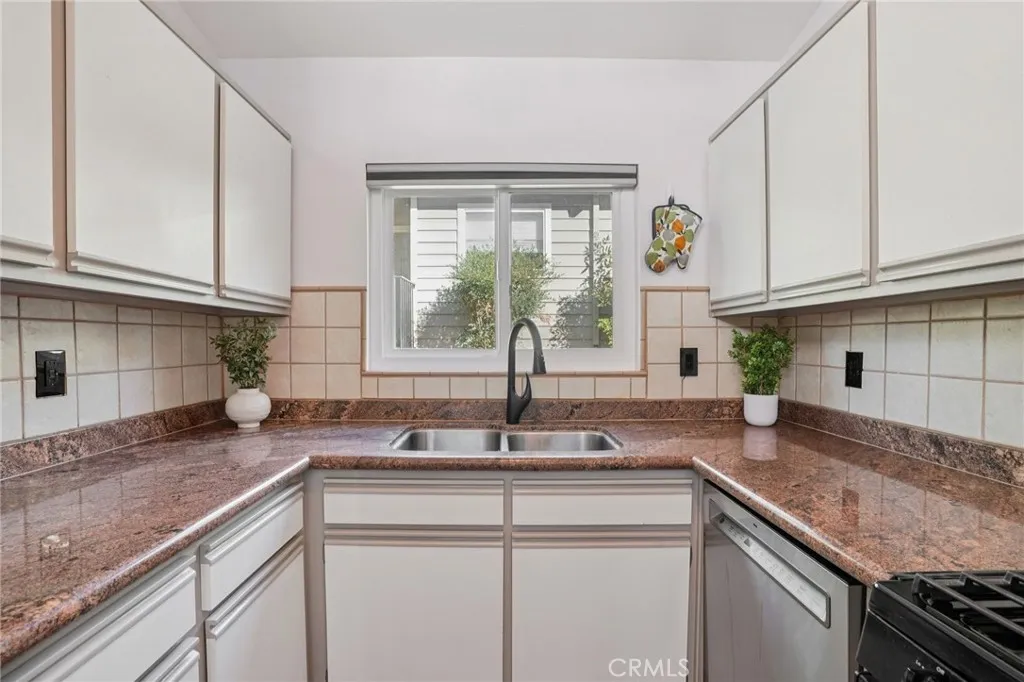 Additional image 13 of 11377 Osborne Place Unit 13, Sylmar, CA 91342