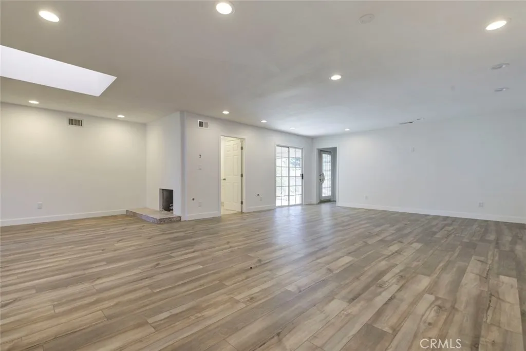 Additional image 47 of 20264 Lassen Street, Chatsworth, CA 91311