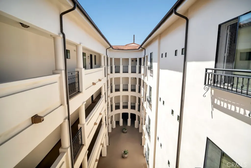 Additional image 6 of 4724 Kester Unit 410, Sherman Oaks, CA 91403