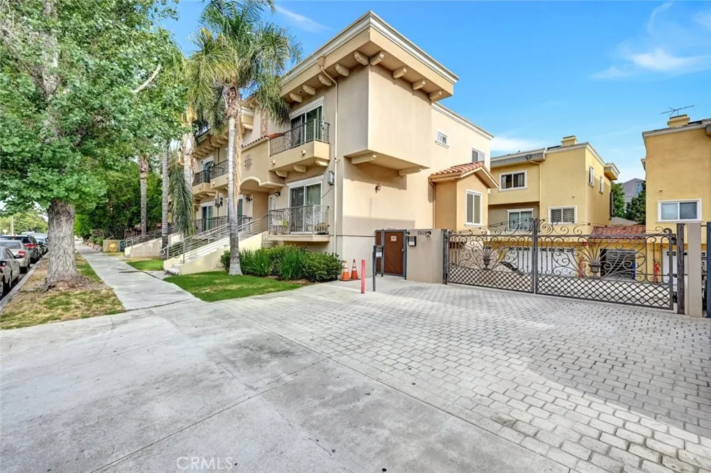 Additional image 2 of 13629 Wyandotte Street Unit 111, Van Nuys, CA 91405