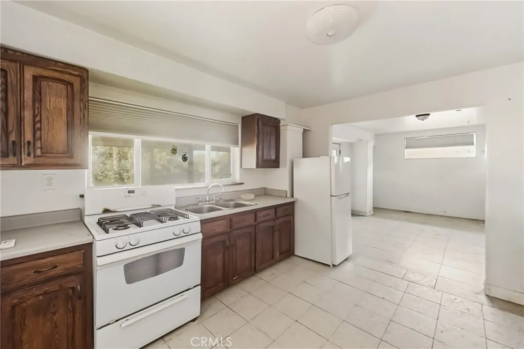 Additional image 65 of 261 E Crescent Avenue, Redlands, CA 92373