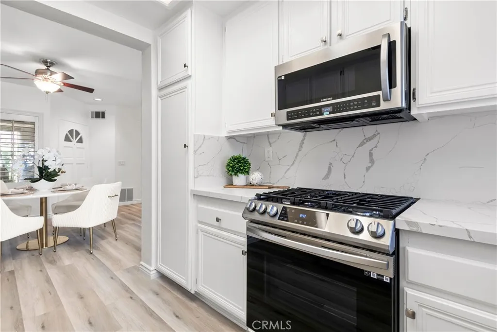 Additional image 32 of 28 Almador, Irvine, CA 92614