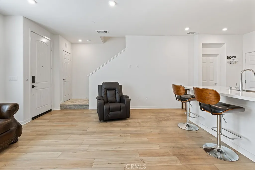 Additional image 31 of 975 W Clover Ave, Rialto, CA 92376