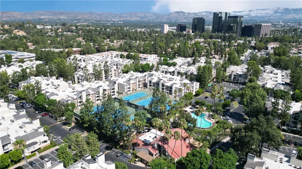 Additional image 2 of 5515 Canoga Unit 318, Woodland Hills, CA 91367