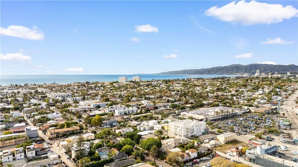 Additional image 38 of 713 Flower Ave, Venice, CA 90291