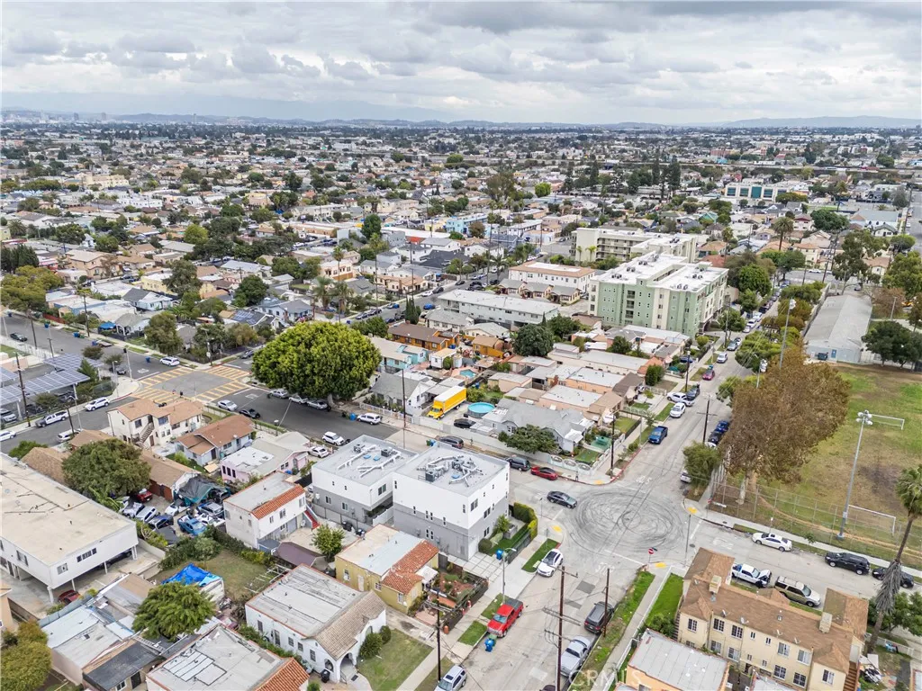 Additional image 81 of 6919 S Menlo, Los Angeles, CA 90044