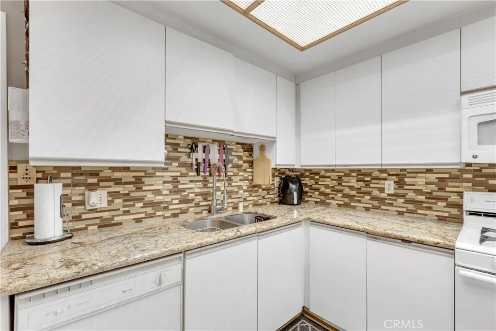 Additional image 45 of 10511 Ashton Unit 101, Los Angeles, CA 90024