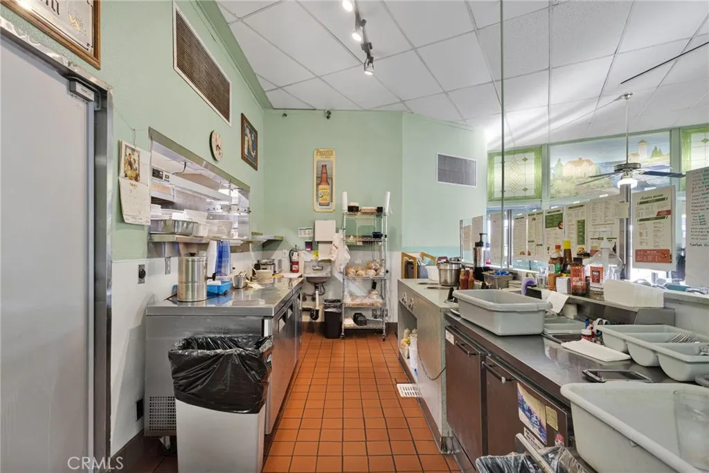 Additional image 22 of 14096 Green Tree Boulevard, Victorville, CA 92395