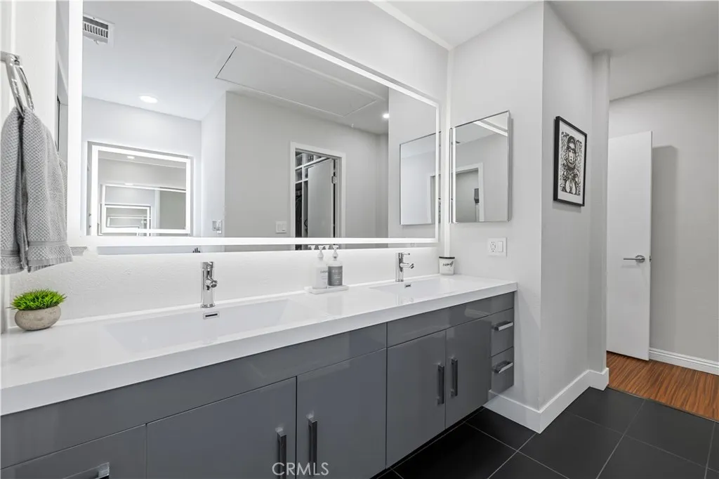 Additional image 70 of 10061 Melinda Way Unit 2, Northridge, CA 91325