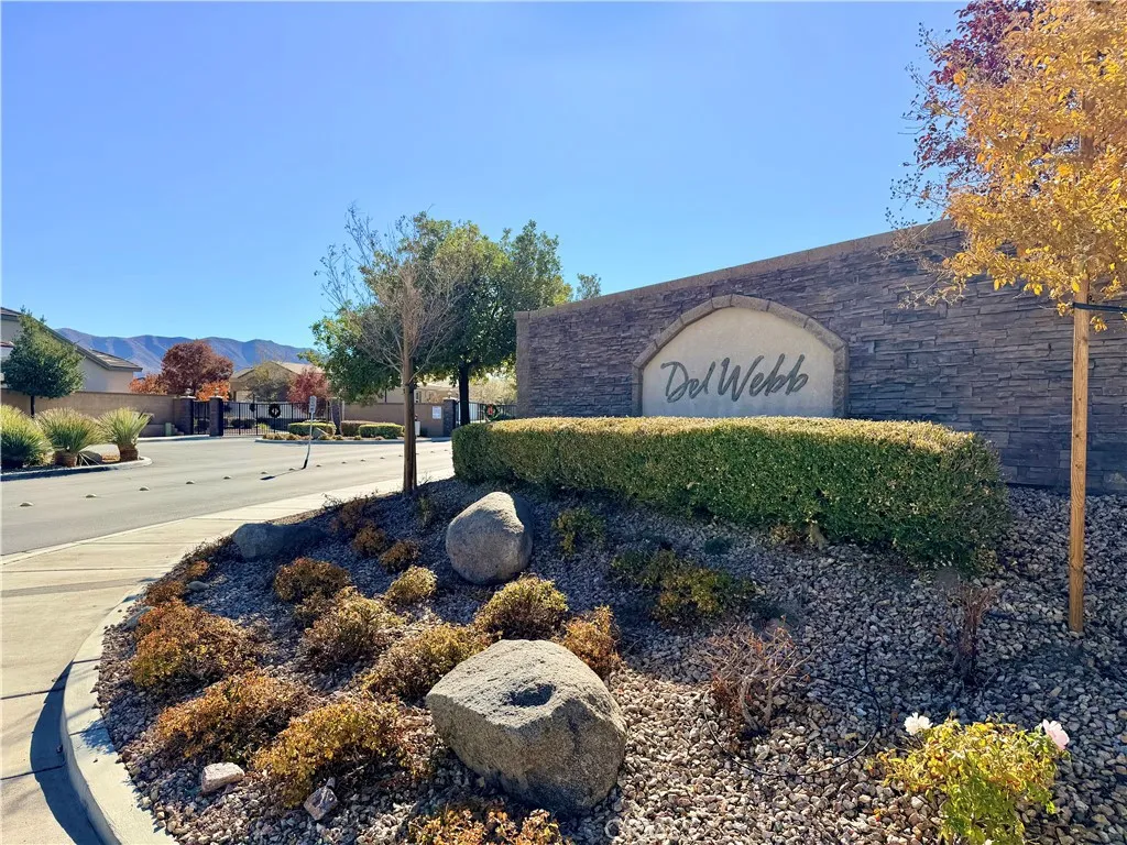 Additional image 130 of 10392 Wilmington Ln, Apple Valley, CA 92308