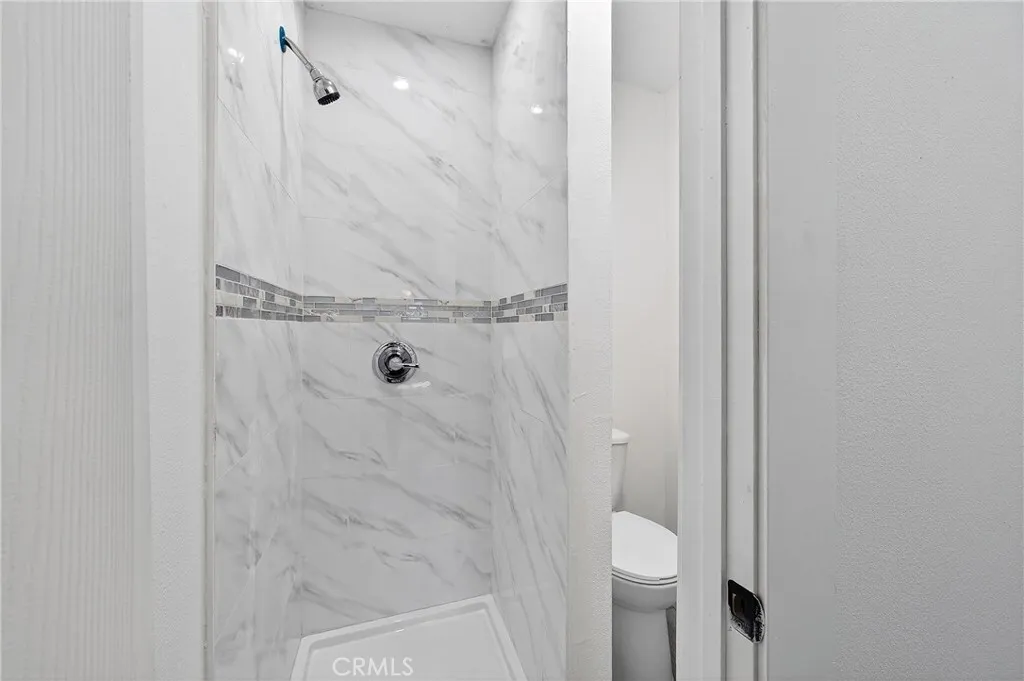 Additional image 16 of 1052 W 74th St, Los Angeles, CA 90044