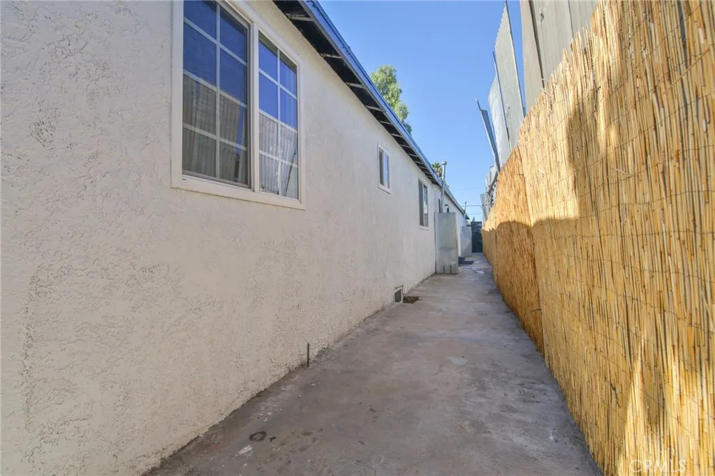 Additional image 20 of 9621 Laurel St, Los Angeles, CA 90002