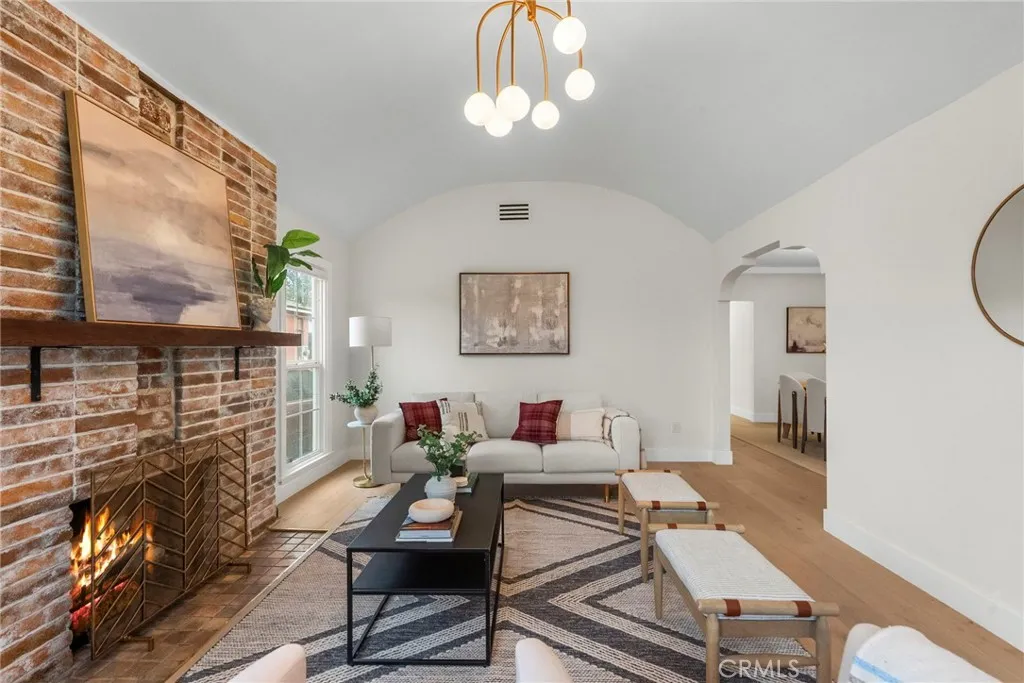 Additional image 55 of 2928 11th St, Los Angeles, CA 90018