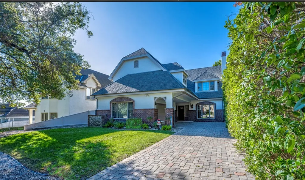 Additional image 2 of 217 N Lima St, Sierra Madre, CA 91024